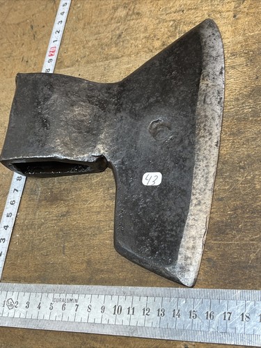 Hache axe old tool - hache,