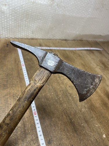 Hache outil ancien - hache,